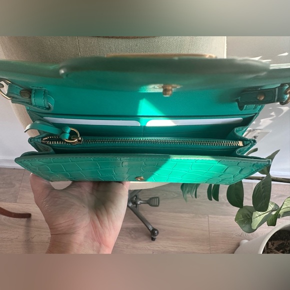 Balmain B-Buzz Croc-Embossed Leather Chain Wallet - Picture 10 of 11